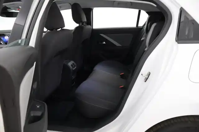 Valkoinen Viistoperä, Opel Astra – JNC-207