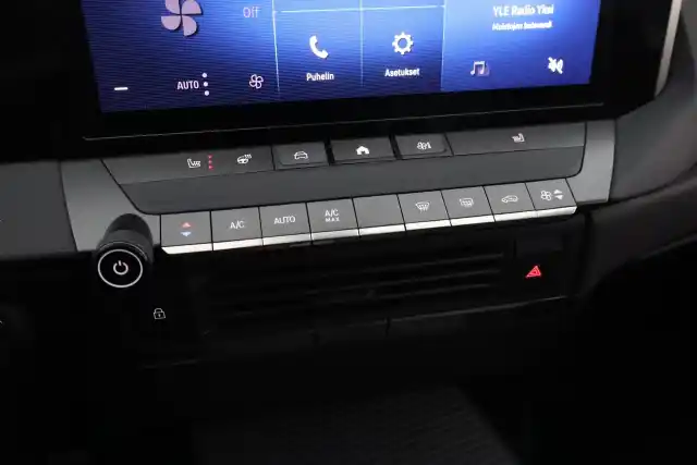Valkoinen Viistoperä, Opel Astra – JNC-207