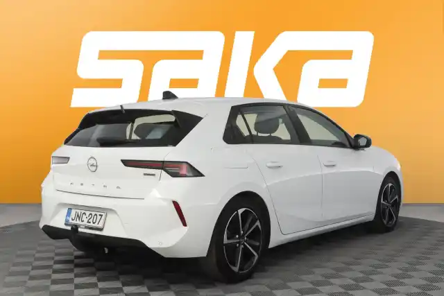 Valkoinen Viistoperä, Opel Astra – JNC-207
