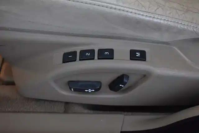 Ruskea (beige) Sedan, Volvo S80 – JNG-712