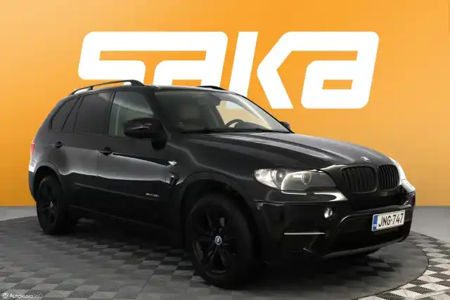 Musta Maastoauto, BMW X5 – JNG-747