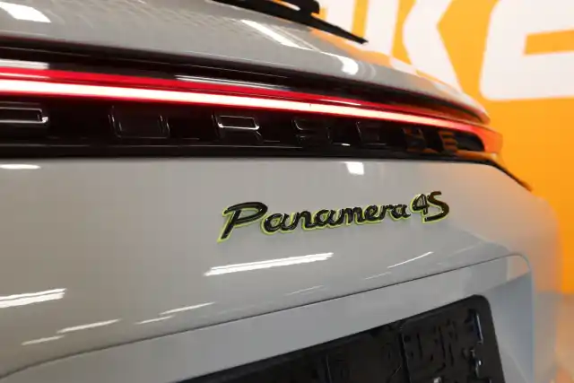 Harmaa Farmari, Porsche Panamera – JNL-190