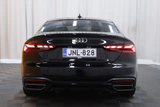 Musta Viistoperä, Audi A5 – JNL-828