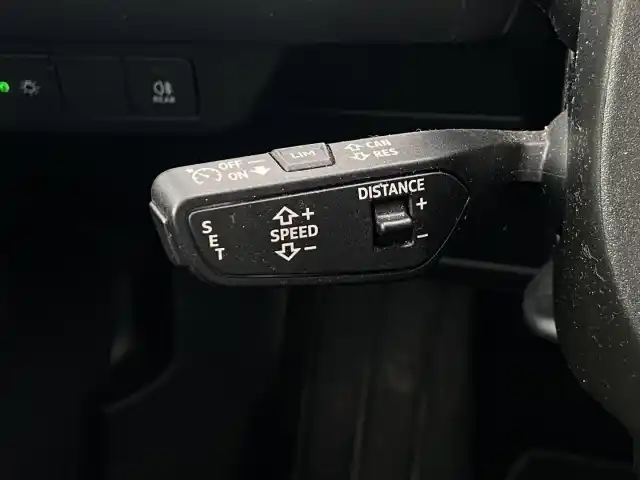 Sininen Maastoauto, Audi Q4 e-tron – JNM-135
