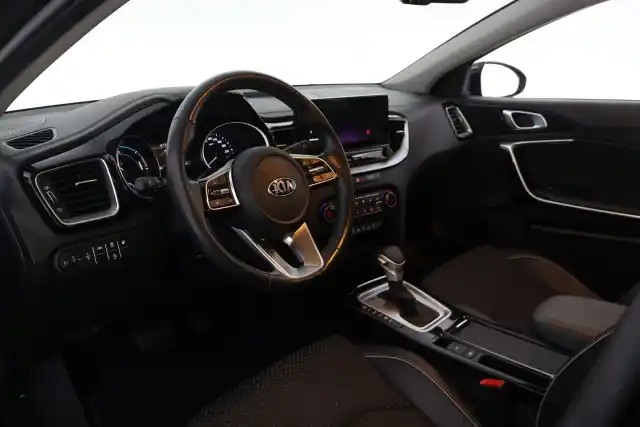 Musta Viistoperä, Kia XCEED – JNO-968