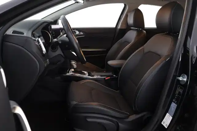 Musta Viistoperä, Kia XCEED – JNO-968