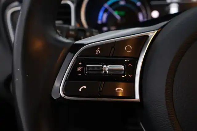 Musta Viistoperä, Kia XCEED – JNO-968