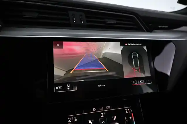 Sininen Maastoauto, Audi e-tron – JNZ-830