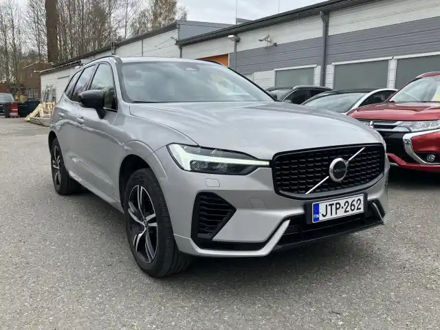 Harmaa Maastoauto, Volvo XC60 – JTP-262