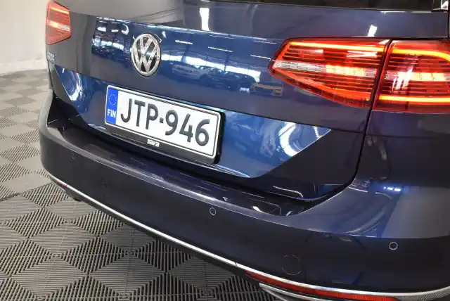 Sininen Farmari, Volkswagen Passat – JTP-946