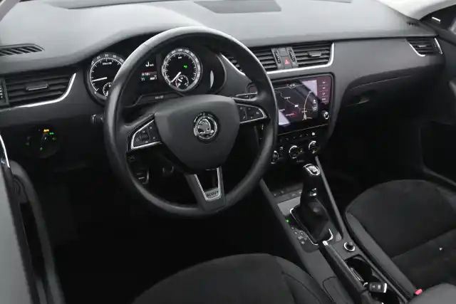 Valkoinen Farmari, Skoda Octavia – JTR-445