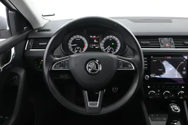 Valkoinen Farmari, Skoda Octavia – JTR-445