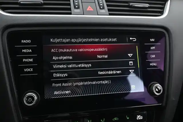 Valkoinen Farmari, Skoda Octavia – JTR-445