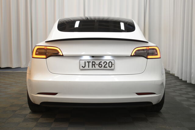 Valkoinen Sedan, Tesla Model 3 – JTR-620