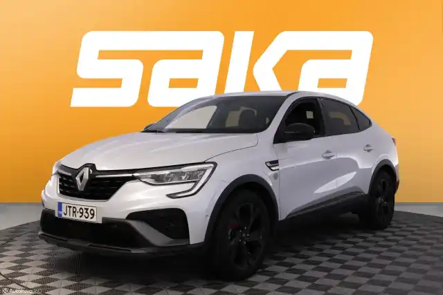 Valkoinen Maastoauto, Renault Arkana – JTR-939