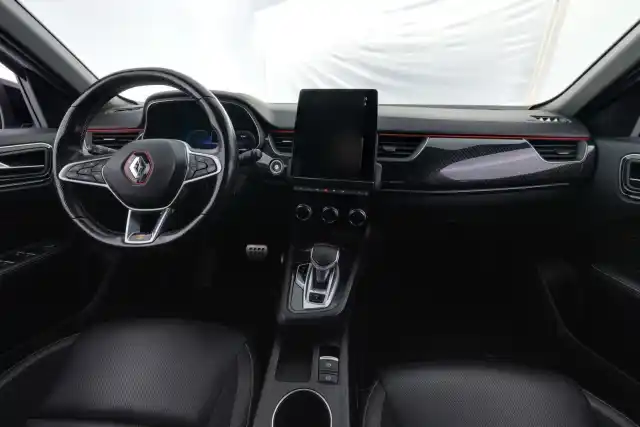 Valkoinen Maastoauto, Renault Arkana – JTR-939