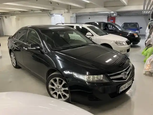 Musta Sedan, Honda Accord – KHF-346
