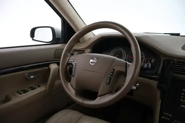 Vihreä Sedan, Volvo S80 – KHZ-764