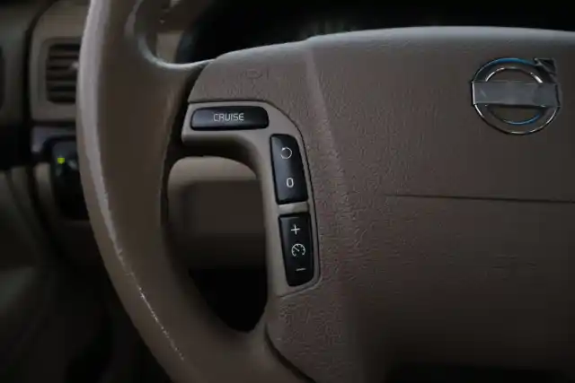 Vihreä Sedan, Volvo S80 – KHZ-764