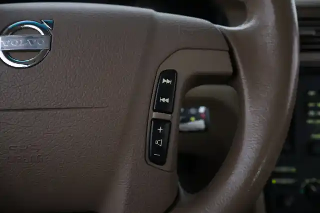 Vihreä Sedan, Volvo S80 – KHZ-764