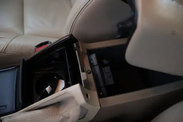Vihreä Sedan, Volvo S80 – KHZ-764