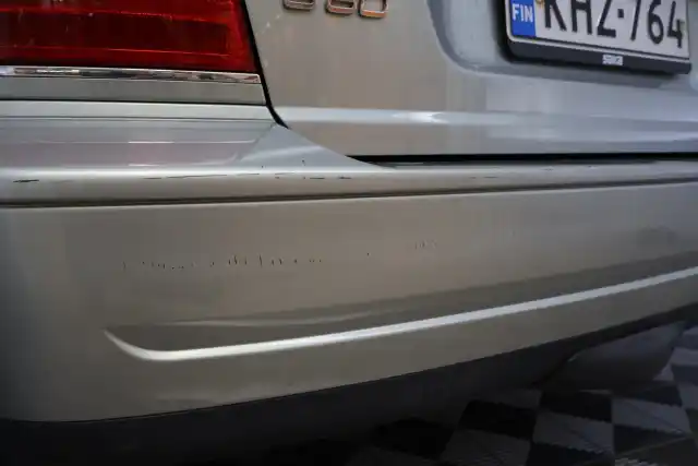 Vihreä Sedan, Volvo S80 – KHZ-764