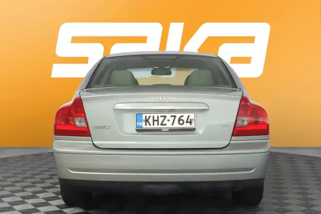 Vihreä Sedan, Volvo S80 – KHZ-764