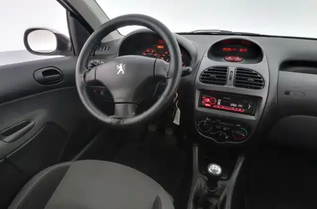 Harmaa Viistoperä, Peugeot 206 – KKG-681