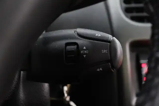Harmaa Viistoperä, Peugeot 206 – KKG-681