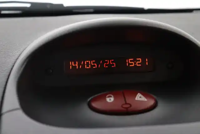 Harmaa Viistoperä, Peugeot 206 – KKG-681