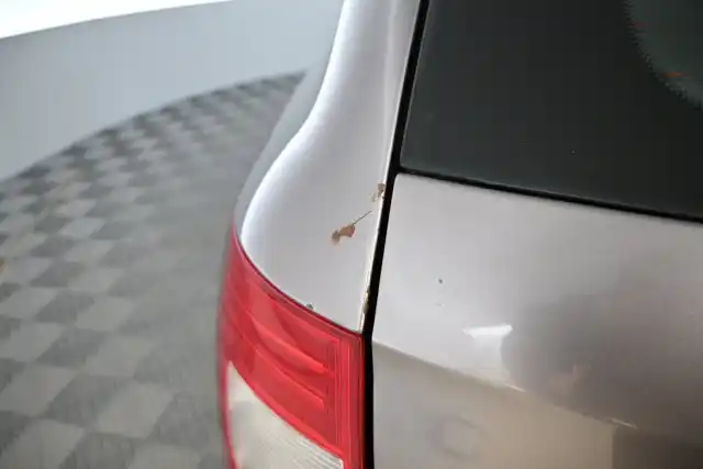 Harmaa Farmari, Skoda Superb – KLU-650