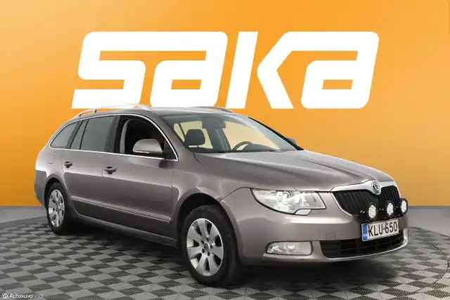 Harmaa Farmari, Skoda Superb – KLU-650