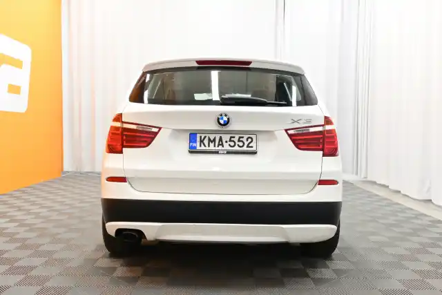 Valkoinen Maastoauto, BMW X3 – KMA-552