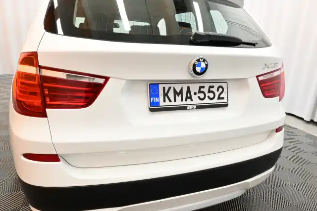 Valkoinen Maastoauto, BMW X3 – KMA-552