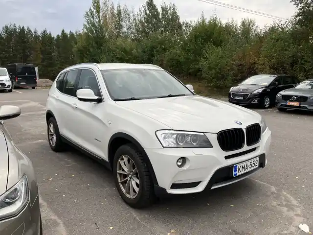 Valkoinen Maastoauto, BMW X3 – KMA-552