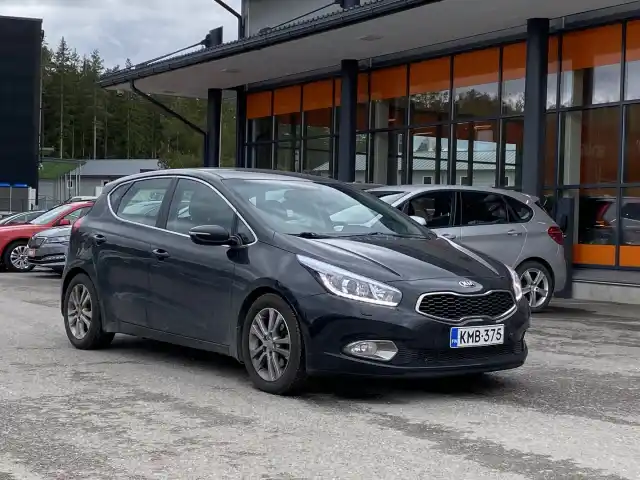 Musta Viistoperä, Kia cee'd – KMB-375