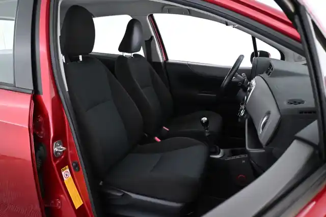 Punainen Viistoperä, Toyota Yaris – KME-576