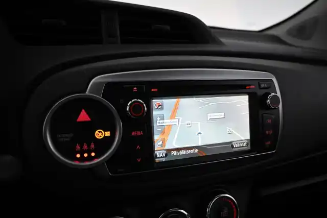 Punainen Viistoperä, Toyota Yaris – KME-576