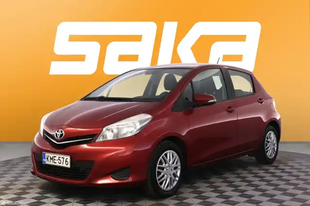 Punainen Viistoperä, Toyota Yaris – KME-576