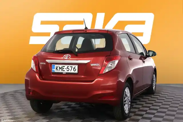 Punainen Viistoperä, Toyota Yaris – KME-576