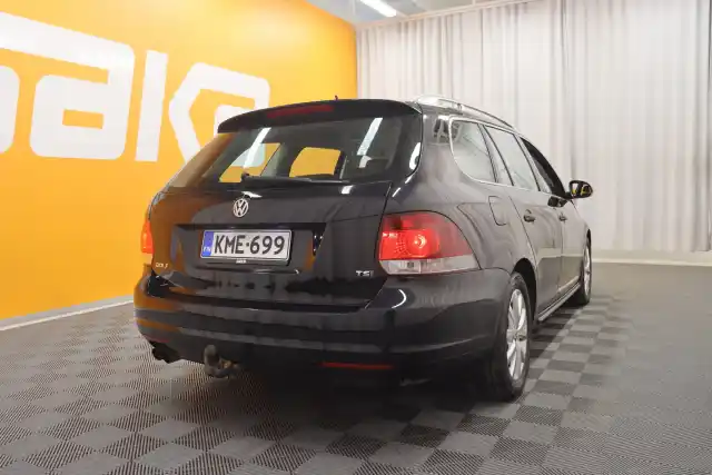 Musta Farmari, Volkswagen Golf – KME-699