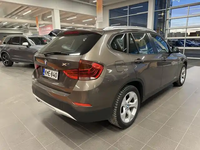 Ruskea (beige) Maastoauto, BMW X1 – KME-840