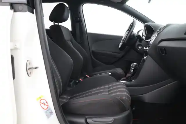 Valkoinen Viistoperä, Volkswagen Polo – KMJ-546