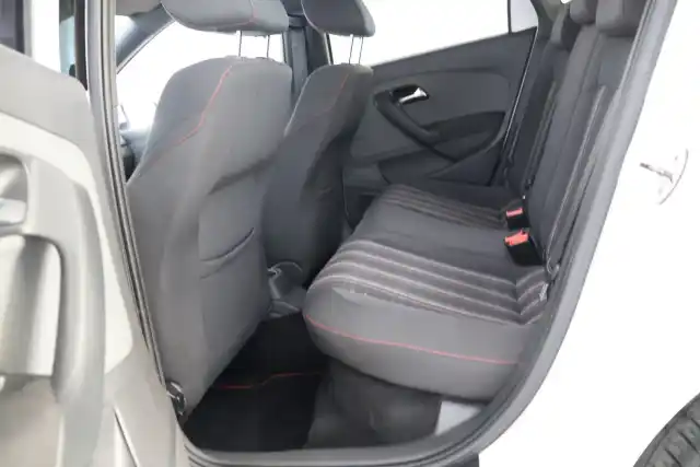 Valkoinen Viistoperä, Volkswagen Polo – KMJ-546