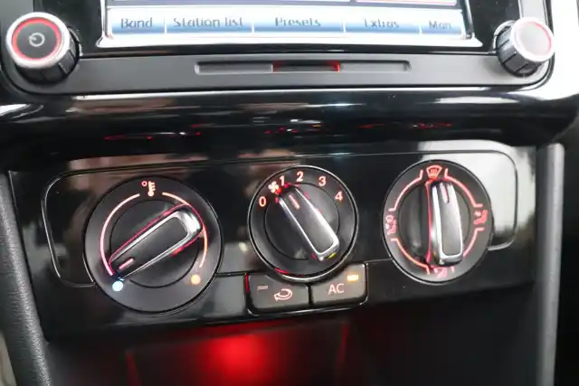Valkoinen Viistoperä, Volkswagen Polo – KMJ-546