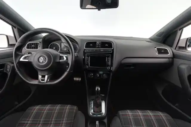 Valkoinen Viistoperä, Volkswagen Polo – KMJ-546