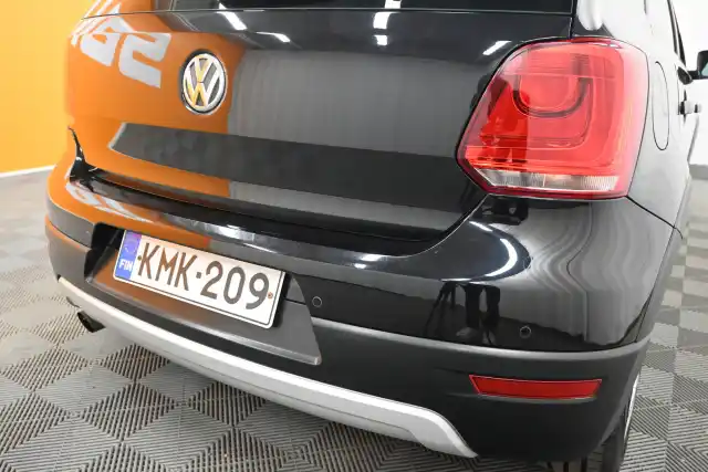 Musta Viistoperä, Volkswagen Polo – KMK-209