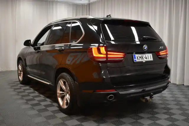 Musta Maastoauto, BMW X5 – KMK-411