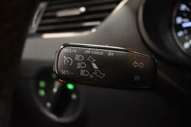 Musta Farmari, Skoda Octavia – KMK-453