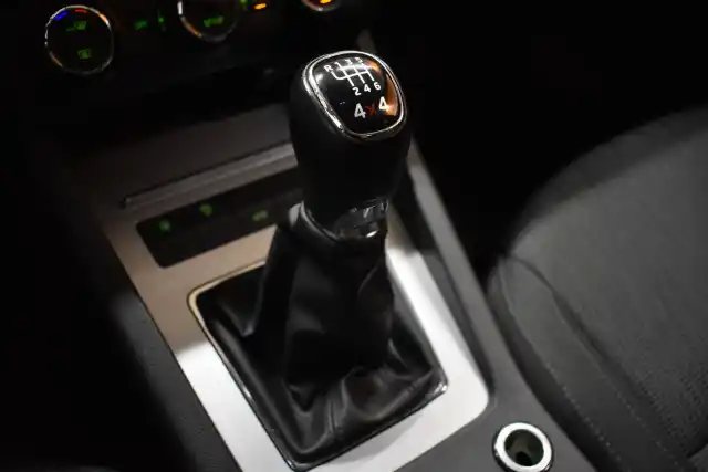 Musta Farmari, Skoda Octavia – KMK-453